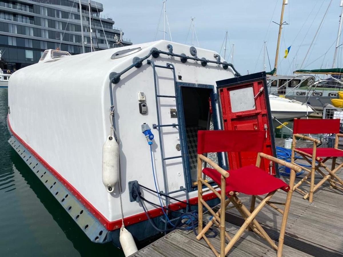 5 Star Ocean Village Marina Reconditioned Rnli Rig Life Boat Southampton Exterior foto